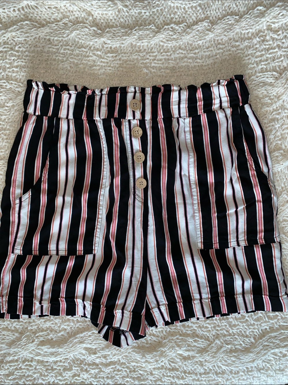 🚨Priced for quick sale🚨 Joe B Black, White & Pink Vertical Stripe Shorts